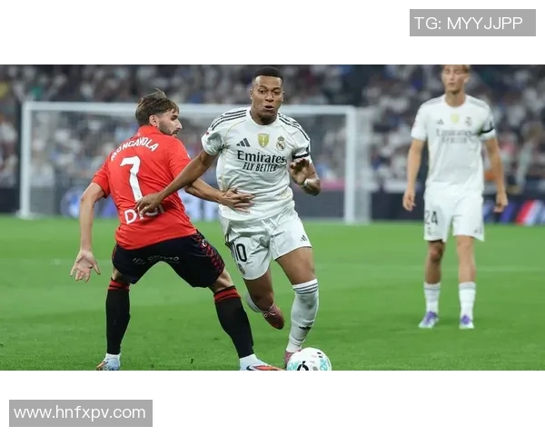 德甲焦点战：里昂与皇马激战成平局红牌事件引发全场热议与十大精彩进球回顾