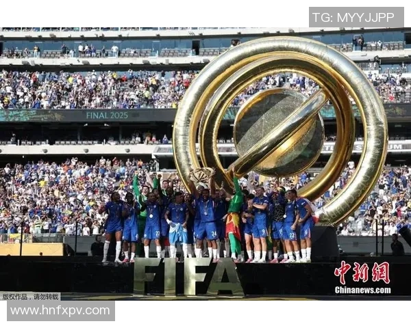 切尔西逆袭巴黎圣日耳曼6-2争议判罚引发全场热议