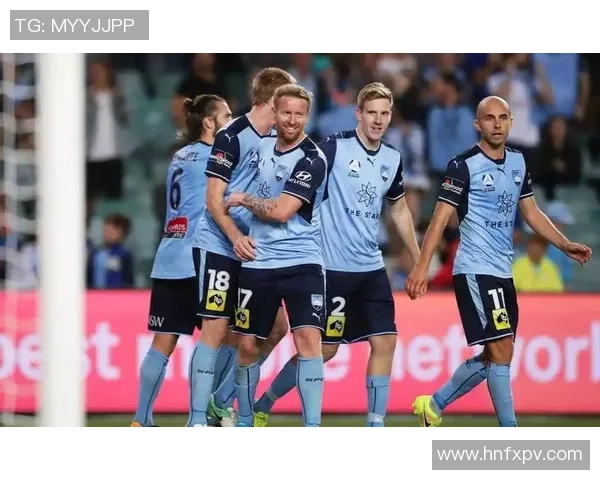 曼城主场狂胜本菲卡五球大捷乌龙球引发全场热烈欢呼